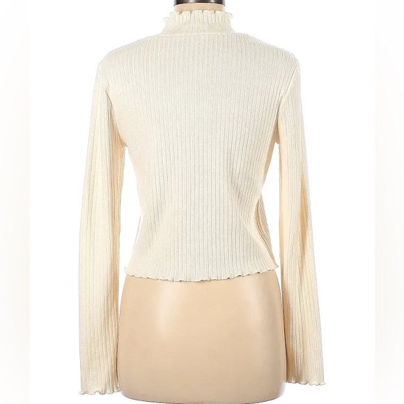 Steve Madden lettuce edge top, long sleeve mock neck - Picture 4 of 7